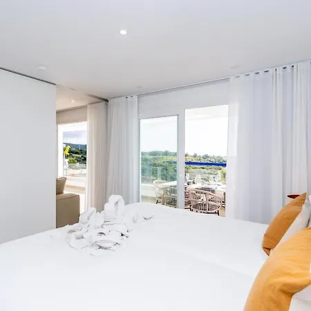 Al4-1916 - - Alcazaba Lagoon * Estepona